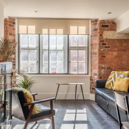 Centre With Parking Apartment *