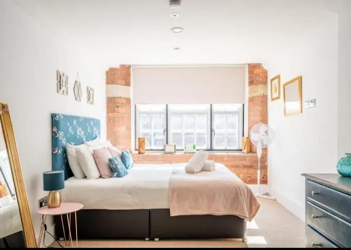 Centre With Parking Apartment