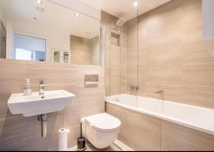 Centre With Parking Apartment